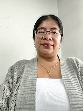   valentina18 online show from November 2025 01:07:02 PM