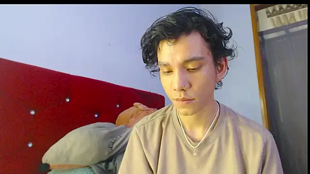 LAICK 01 online show from May 2026 04:42:02 AM