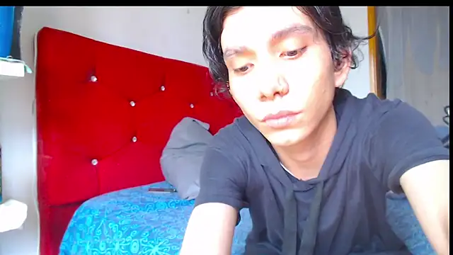 LAICK 01 online show from May 2026 07:33:01 PM
