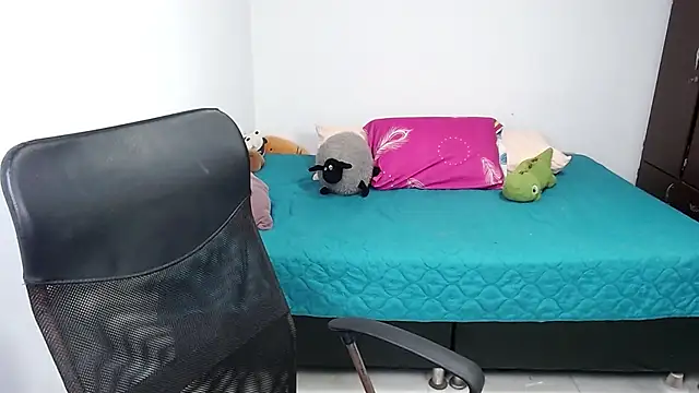 valentina angel online show from December 2025 05:13:01 AM