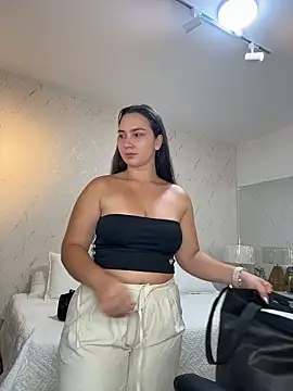 Snapshot of ava_blue chatting on April 2026 06:19:02 PM ava blue online show from April 2026 06:19:02 PM