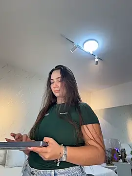 Snapshot of ava_blue chatting on April 2026 07:42:01 PM ava blue online show from April 2026 07:42:01 PM