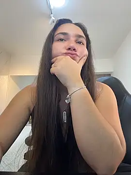 Snapshot of ava_blue chatting on May 2026 07:54:02 PM ava blue online show from May 2026 07:54:02 PM