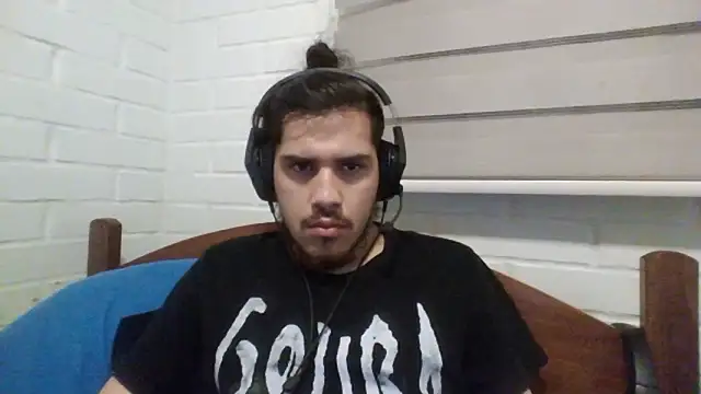 Snapshot of hung_weeb chatting on December 2024 12:09:01 AM hung weeb online show from December 2024 12:09:01 AM