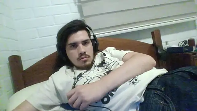 Snapshot of hung_weeb chatting on December 2024 03:45:02 AM hung weeb online show from December 2024 03:45:02 AM