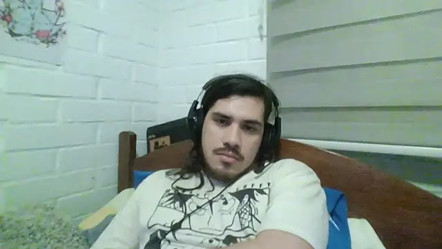 Snapshot of hung_weeb chatting on January 2025 01:37:02 AM hung weeb online show from January 2025 01:37:02 AM