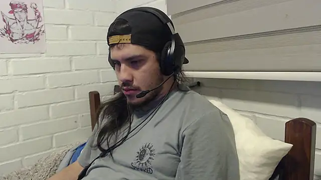 Snapshot of hung_weeb chatting on October 2025 03:18:01 AM hung weeb online show from October 2025 03:18:01 AM