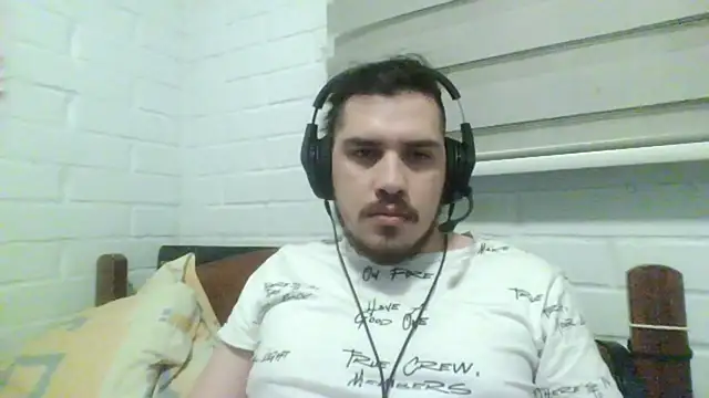 Snapshot of hung_weeb chatting on October 2025 01:51:02 AM hung weeb online show from October 2025 01:51:02 AM