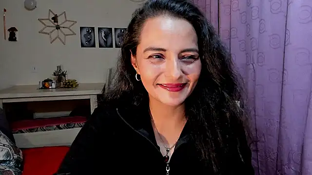 emma luxy online show from April 2026 05:18:02 AM