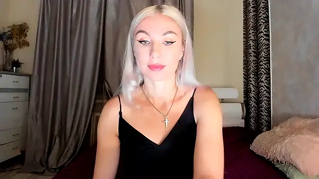 Snapshot of _SABOTAGE_ chatting on February 2025 01:13:02 AM SABOTAGE online show from February 2025 01:13:02 AM