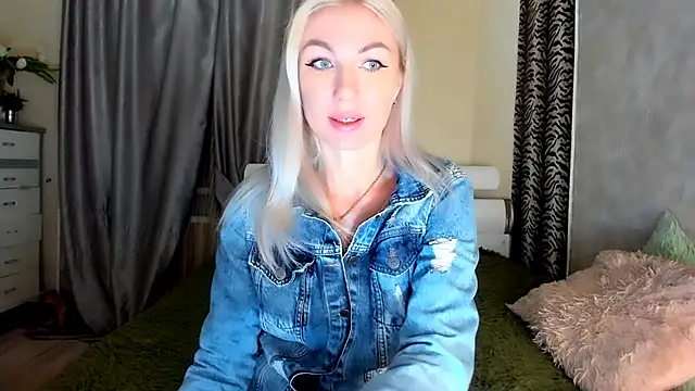 Snapshot of _SABOTAGE_ chatting on March 2025 01:43:01 AM SABOTAGE online show from March 2025 01:43:01 AM