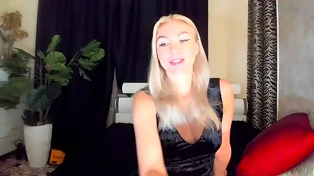 Snapshot of _SABOTAGE_ chatting on September 2025 01:06:02 AM SABOTAGE online show from September 2025 01:06:02 AM