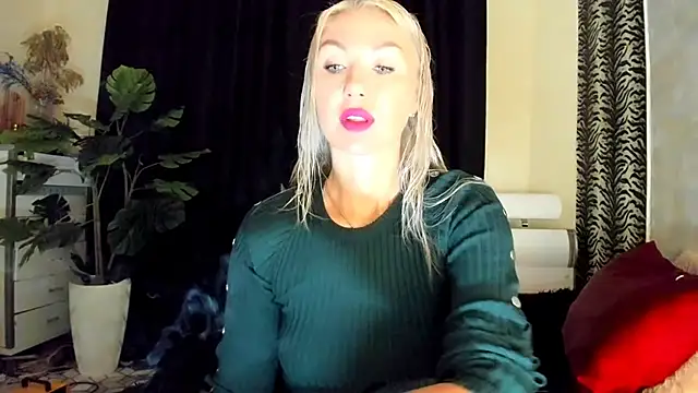 Snapshot of _SABOTAGE_ chatting on October 2025 01:00:02 AM SABOTAGE online show from October 2025 01:00:02 AM