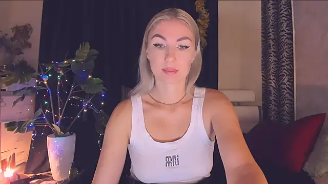 Snapshot of _SABOTAGE_ chatting on December 2025 01:26:02 AM SABOTAGE online show from December 2025 01:26:02 AM