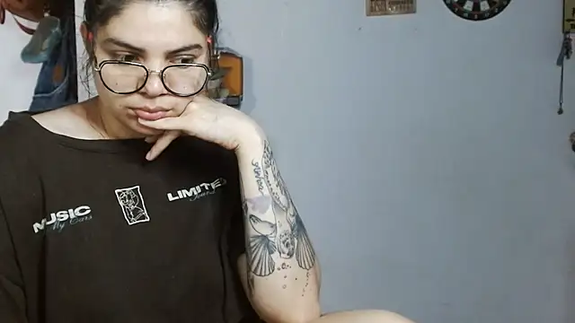 Nikkykora15 online show from July 2026 03:49:02 PM