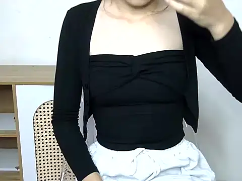 Snapshot of EmmySweet- chatting on December 2025 07:04:02 AM EmmySweet- online show from December 2025 07:04:02 AM