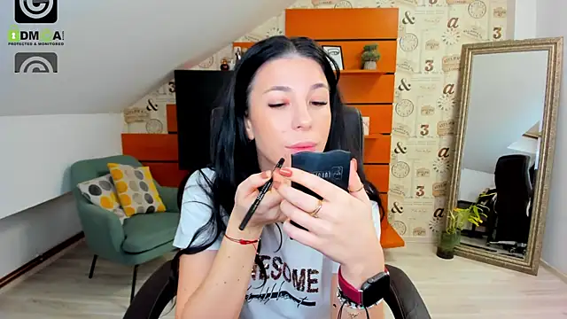 Snapshot of EmillyTaylor chatting on January 2025 04:37:02 AM EmillyTaylor online show from January 2025 04:37:02 AM