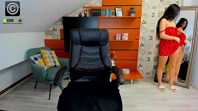 Snapshot of EmillyTaylor chatting on February 2025 07:29:02 AM EmillyTaylor online show from February 2025 07:29:02 AM