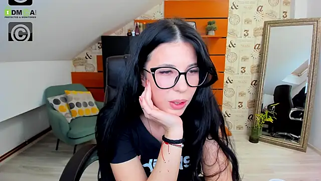 Snapshot of EmillyTaylor chatting on February 2025 07:47:02 AM EmillyTaylor online show from February 2025 07:47:02 AM