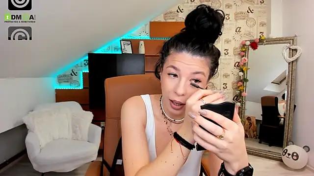 Snapshot of EmillyTaylor chatting on October 2025 03:39:02 AM EmillyTaylor online show from October 2025 03:39:02 AM