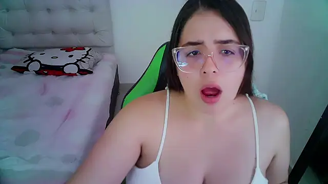 Snapshot of _alicia_z chatting on December 2024 12:44:01 AM alicia z online show from December 2024 12:44:01 AM