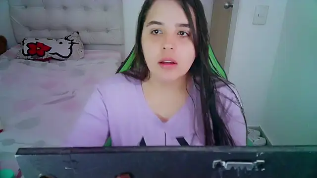 Snapshot of _alicia_z chatting on December 2024 05:32:01 PM alicia z online show from December 2024 05:32:01 PM