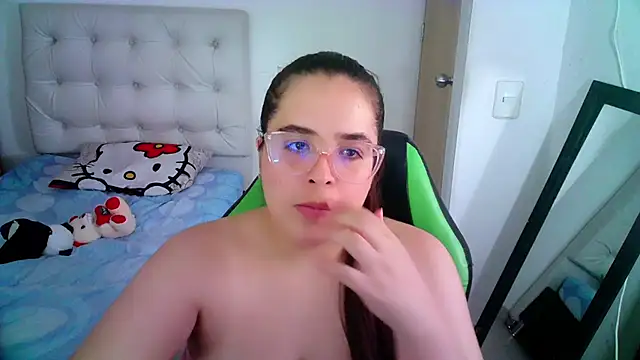 Snapshot of _alicia_z chatting on December 2024 06:45:02 PM alicia z online show from December 2024 06:45:02 PM