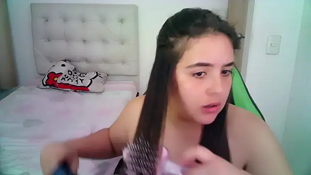 Snapshot of _alicia_z chatting on December 2024 10:09:01 PM alicia z online show from December 2024 10:09:01 PM