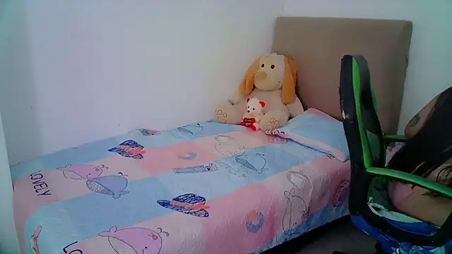 Snapshot of _alicia_z chatting on January 2025 05:59:01 PM alicia z online show from January 2025 05:59:01 PM