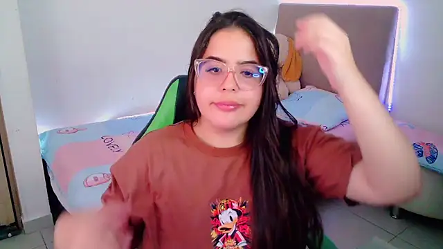 Snapshot of _alicia_z chatting on February 2025 09:10:01 PM alicia z online show from February 2025 09:10:01 PM