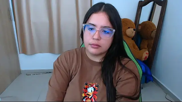 Snapshot of _alicia_z chatting on February 2025 08:11:02 PM alicia z online show from February 2025 08:11:02 PM