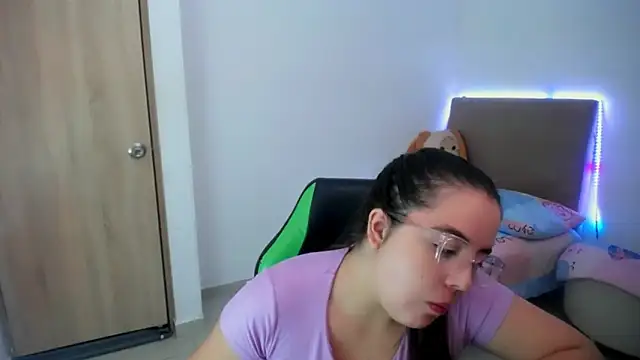 Snapshot of _alicia_z chatting on March 2025 05:50:01 PM alicia z online show from March 2025 05:50:01 PM