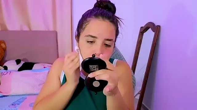 Snapshot of _alicia_z chatting on February 2026 05:03:02 AM alicia z online show from February 2026 05:03:02 AM