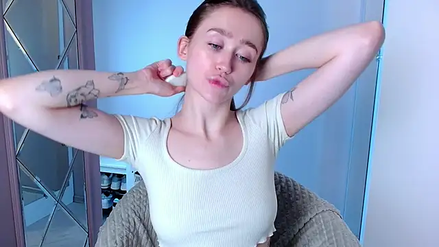 millllina online show from December 2024 01:33:01 PM