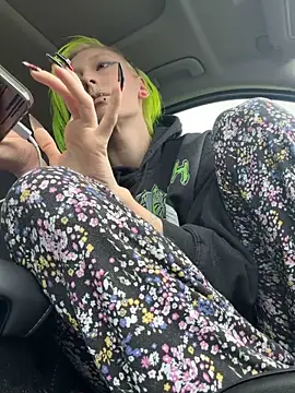 alicewonder09 online show from April 2026 07:11:02 PM