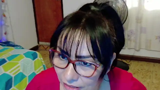 Snapshot of hottplay chatting on December 2024 04:36:01 PM hottplay online show from December 2024 04:36:01 PM