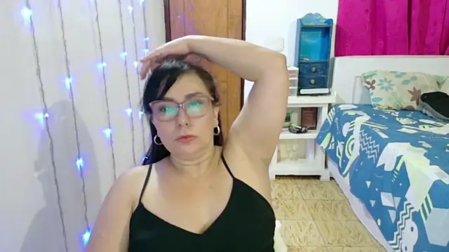 Snapshot of hottplay chatting on September 2025 10:36:01 AM hottplay online show from September 2025 10:36:01 AM