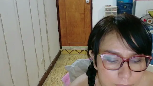 Snapshot of hottplay chatting on September 2025 12:18:02 PM hottplay online show from September 2025 12:18:02 PM