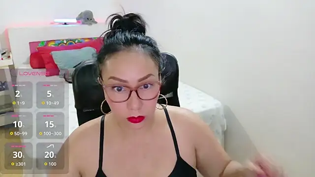 hottplay online show from May 2026 09:53:01 PM