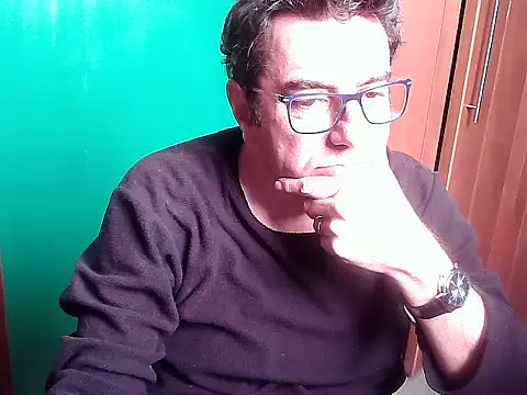 Snapshot of FernandoReuterG chatting on October 2025 02:50:01 PM FernandoReuterG online show from October 2025 02:50:01 PM