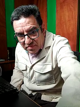 Snapshot of FernandoReuterG chatting on February 2026 03:49:02 PM FernandoReuterG online show from February 2026 03:49:02 PM