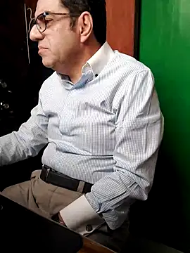 Snapshot of FernandoReuterG chatting on February 2026 04:11:02 PM FernandoReuterG online show from February 2026 04:11:02 PM