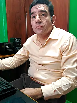 Snapshot of FernandoReuterG chatting on February 2026 11:31:02 PM FernandoReuterG online show from February 2026 11:31:02 PM