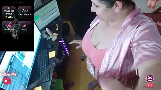 Snapshot of EMILY-NESSA chatting on March 2025 07:05:02 PM EMILY-NESSA online show from March 2025 07:05:02 PM