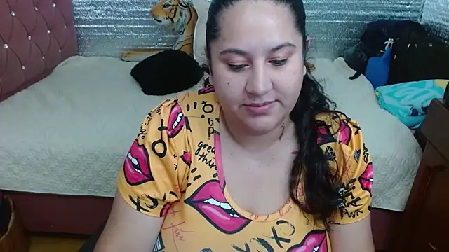 Snapshot of EMILY-NESSA chatting on May 2026 02:45:01 PM EMILY-NESSA online show from May 2026 02:45:01 PM