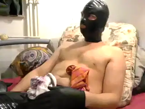 Snapshot of turnsen4y chatting on November 2025 05:23:02 PM turnsen4y online show from November 2025 05:23:02 PM