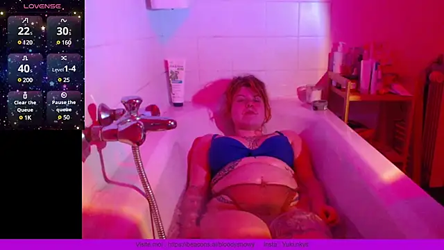 Snapshot of Yukinky chatting on December 2024 06:02:02 PM Yukinky online show from December 2024 06:02:02 PM