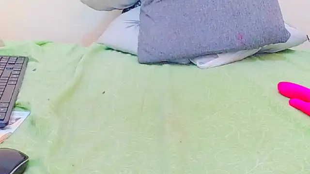 Snapshot of Camilexxx chatting on January 2025 06:38:02 PM Camilexxx online show from January 2025 06:38:02 PM