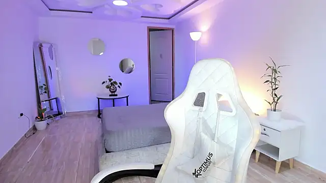 carleee winter online show from May 2026 11:31:02 PM