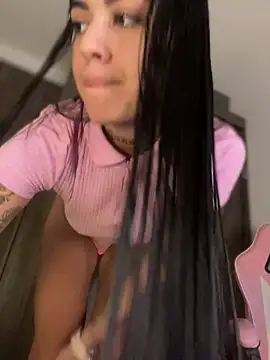 Snapshot of Sarasanders_4 chatting on December 2024 01:21:01 AM Sarasanders 4 online show from December 2024 01:21:01 AM